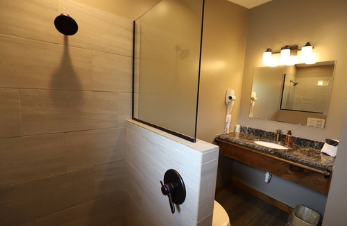 Town of Reading Hotel | Lakeside Resort