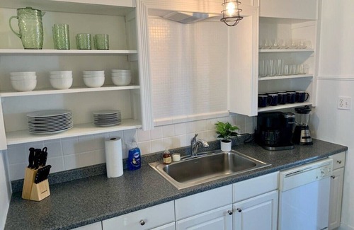 Ashville House | Lakeside Retreat 4BR House |Kayak Adventure