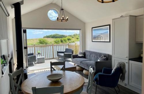 Filey House | Lakeside Retreat at The Bay Filey, sleeps 4, 2 non-shedding dogs welcome for free