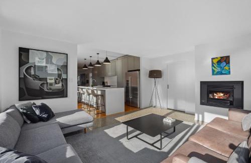 Lowburn House | Lakeside Retreat - Cromwell Holiday Home