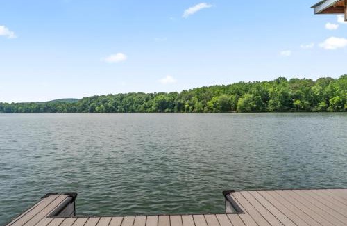 Harriman House | Lakeside Retreat