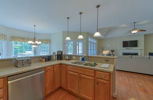 Livingston House | Lakeside Retreat with Private Dock w/Kayaks and Paddle-boards! Boat Slip too!
