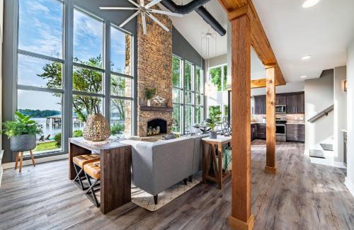 Mayhew House | Lakeside Story