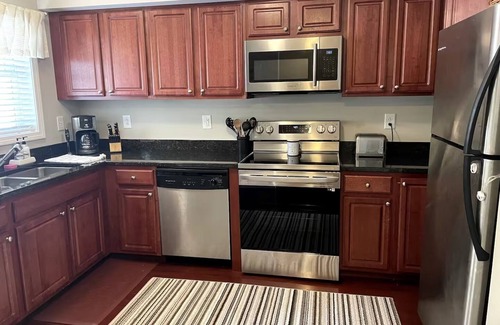 Laconia Condo | Lakeview 2-bedroom condo in Laconia with AC, WiFi