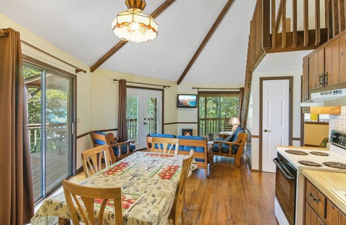 Ellijay Cabin | Lakeview Cabin #4 at Carters Lake Marina, includes boat slip at marina