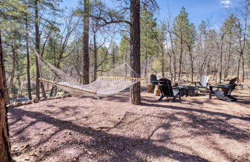 Pinetop-Lakeside House | LakeView Cabin,Forest backyard,Near Woodland Park