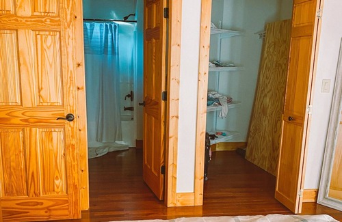 Walnut Mountain Cabin | Lakeview Cabin in Ellijay, 3BR, Dog friendly