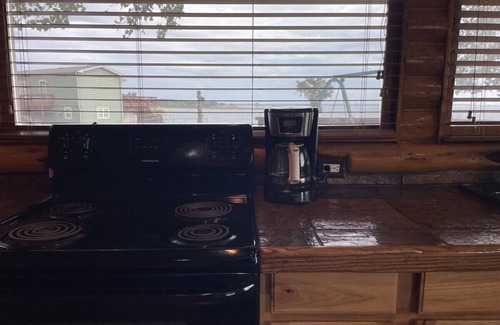 Pottsboro Cabin | Lakeview cabin on Lake Texoma at Little Mineral