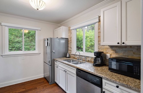 Ithaca House | Lakeview Comfort in Prime Cayuga Spot