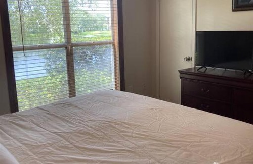Carrollwood Apartment | Lakeview Condo in Gated Community