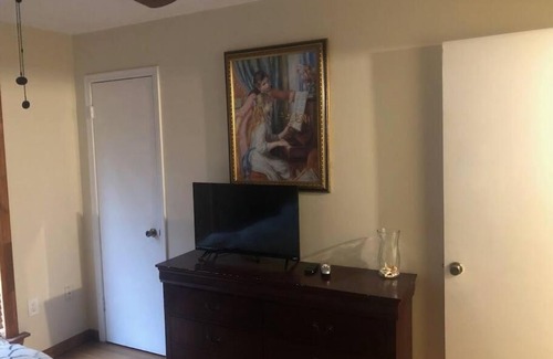 Carrollwood Apartment | Lakeview Condo in Gated Community