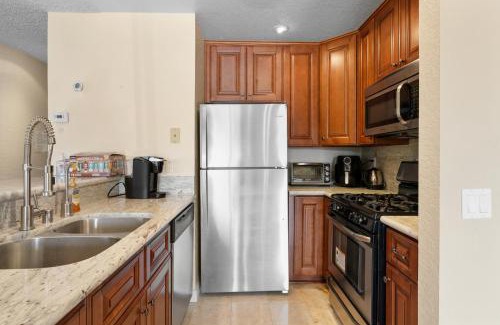 Boulder Bay House | Lakeview Condo - Lakefront Complex, Lake Views, Heated Pool
