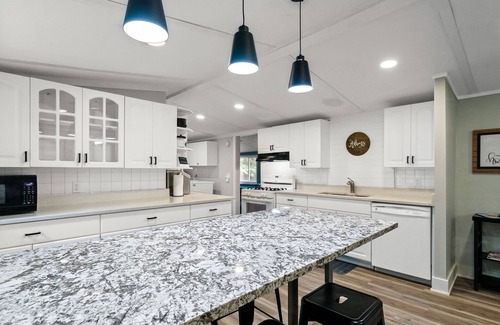 Silver Lake House | Lakeview Cottage | 4 Bed, 2 Bath