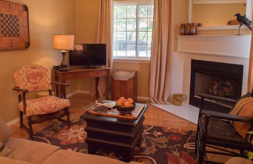 Eureka Springs Cottage | Lakeview Cottage - quiet yet close to downtown
