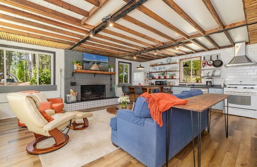 Littleton House | Lakeview, Dock, Rooftop, Firepit, Kayak, Games