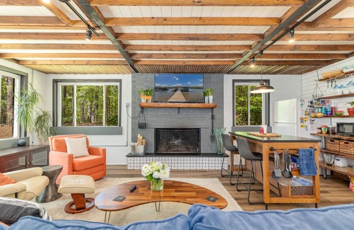 Littleton House | Lakeview, Dock, Rooftop, Firepit, Kayak, Games