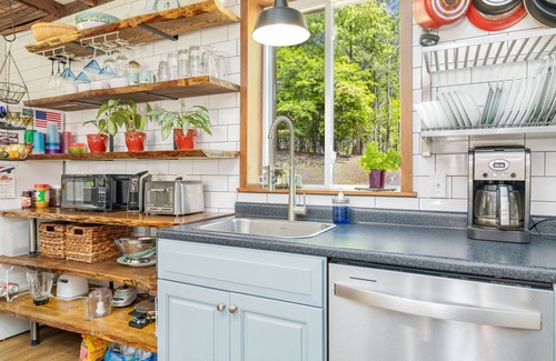 Littleton House | Lakeview, Dock, Rooftop, Firepit, Kayak, Games