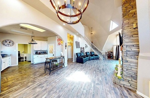 Coulterville House | Lakeview Dome Home