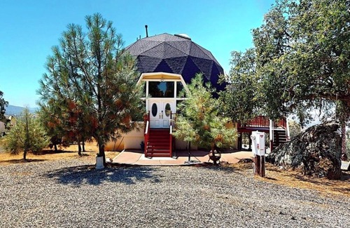 Coulterville House | Lakeview Dome Home