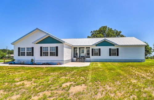 Edgemont House | Lakeview Edgemont Escape with Fire Pit and Grill!