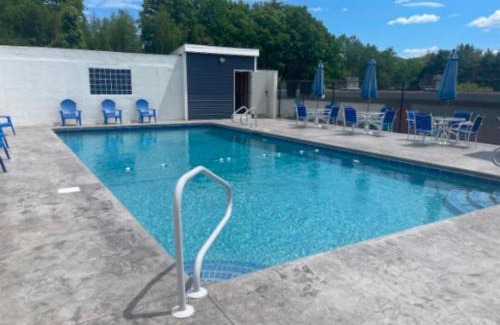 Gilford Apartment | Lakeview Escape, Pool, Fast Wi-Fi & Free Parking
