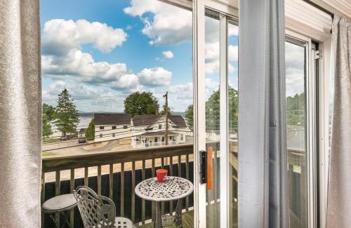 Gilford Apartment | Lakeview Escape, Pool, Fast Wi-Fi & Free Parking