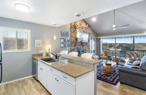 Osage Beach Condo | Lakeview Escape: Serene Views, Chic Comfort