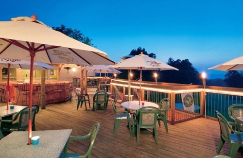 Cheat Lake Apartment | Lakeview Golf Resort Hotel Studio w Fitness Room & Spa Sauna