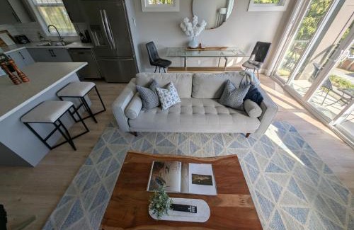 Langford House | Lakeview Hideaway