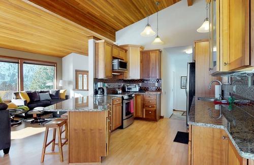 Willow Point House | Lakeview home with a great deck, walk across the street to beach