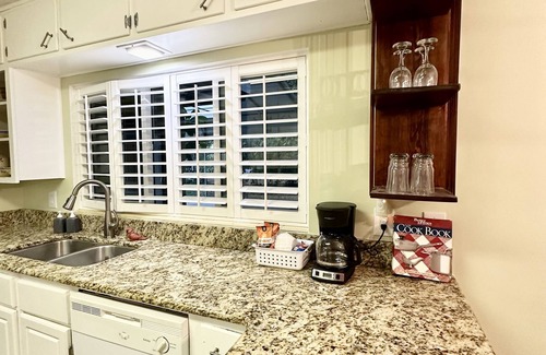 Leesburg House | Lakeview house with old Florida feel close to everything fun in Central Florida
