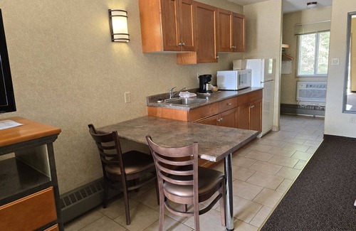 Hinton Hotel | Lakeview Inns & Suites - Hinton