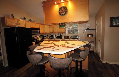 Mammoth Cave House | Lakeview Landing - Beautiful Lakefront Home With Dock