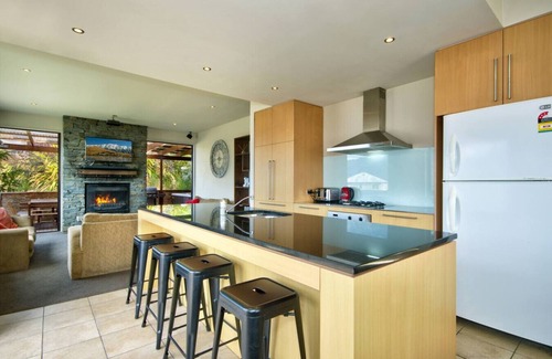 Queenstown Apartment | Lakeview Lodge Two with Stunning Views