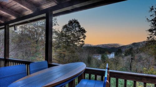 Necowa Cove House | Lakeview Lodge