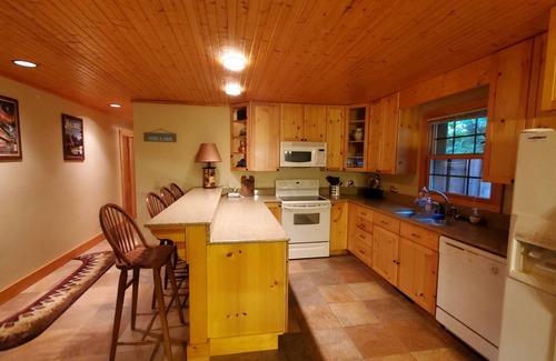Butler Cabin | Lakeview Lounge. 3 bedroom cabin surrounded by national forest.