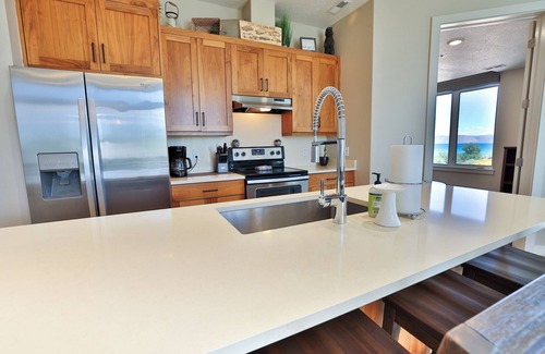 Garden City Apartment | LakeView- Luxurious 2Bdr/2.5 Bath/Den Vacation Suite
