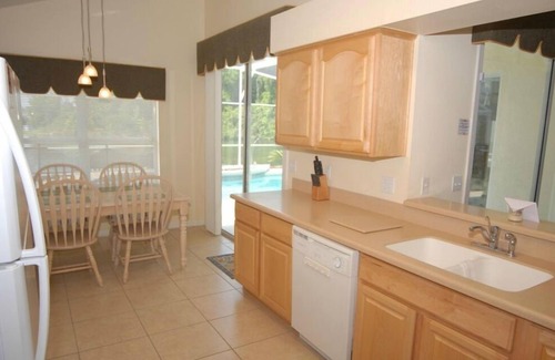 Chatham Park Villa | Lakeview, massage spa, tropical classic decor, quiet and secure neighborhood!