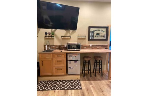 Wofford Heights House | Lakeview Nature Retreat w Hot Tub & Private sCreek Access