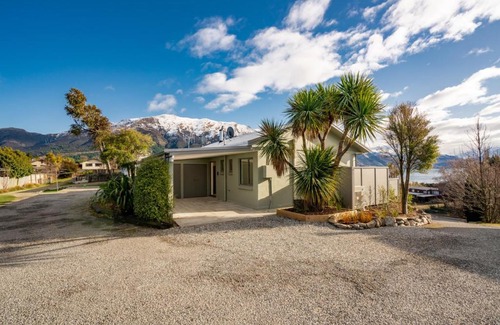 Lake Hawea Apartment | Lakeview