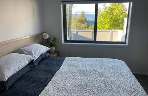 Lake Hawea Apartment | Lakeview