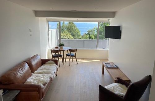 Lake Hawea Apartment | Lakeview