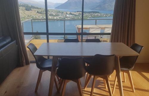 Queenstown House | LakeView Panoramas