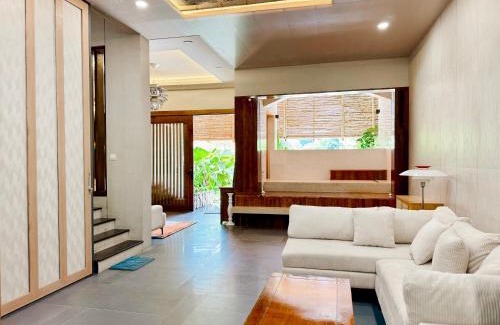 District 7 Apartment | Lakeview Park Villas - Every Duplex with Private Pool