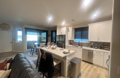 Lake Havasu City House | LAKEVIEW RETREAT