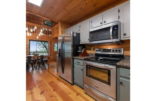 Blue Ridge House | Lakeview Retreat