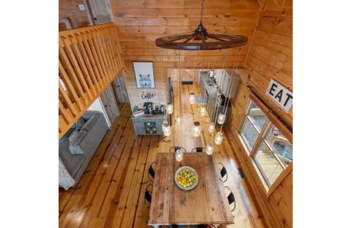 Blue Ridge House | Lakeview Retreat