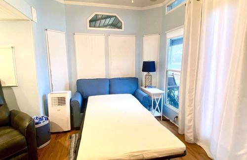Camden House | Lakeview Retreat