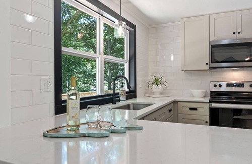 Mineral House | Lakeview Retreat!