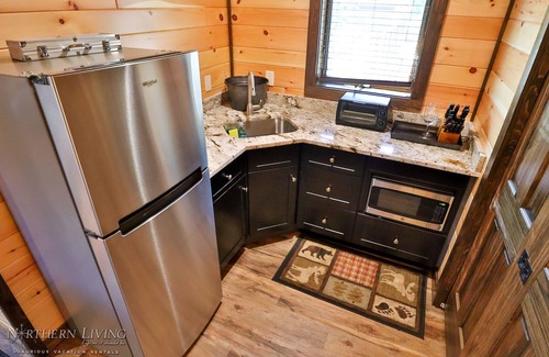 Bolton Landing Apartment | Lakeview Suites